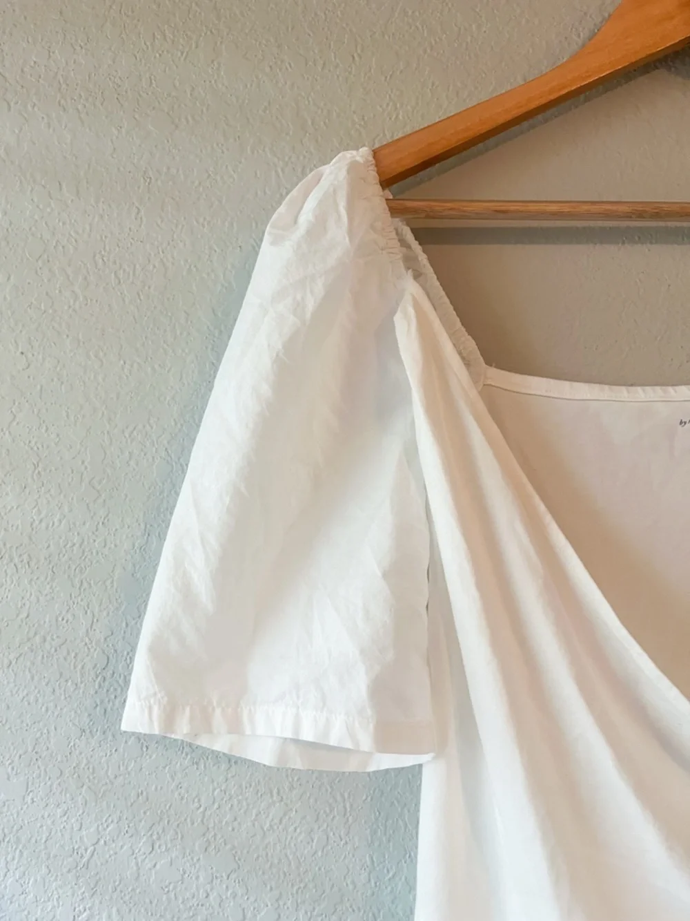 By Anthropologie White Puff-Sleeve Wrap Blouse Size Small